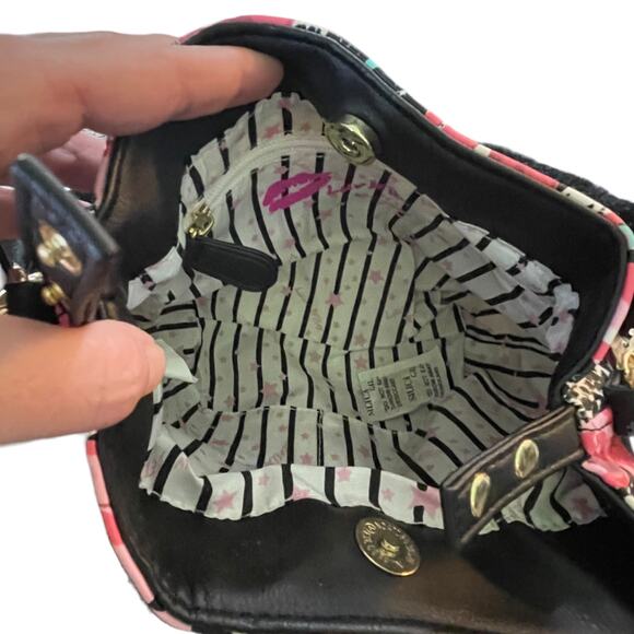 Betsey Johnson Floral Bucket Tote Crossbody NWT - Picture 8 of 10